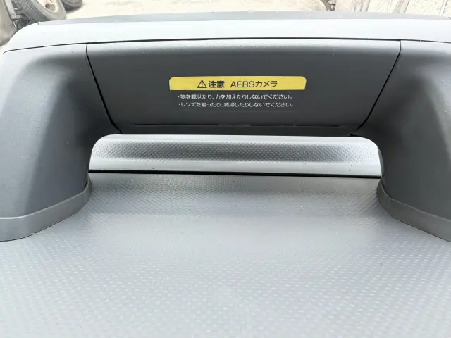いすゞ エルフ 2RG-NPR88AN(2WD)の写真23