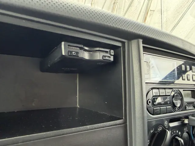 いすゞ エルフ 2RG-NPR88AN(2WD)の写真24