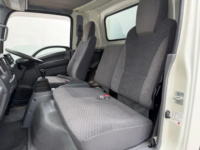 いすゞ エルフ 2RG-NPR88AN(2WD)の写真25