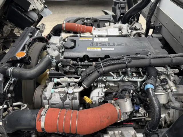 いすゞ エルフ 2RG-NPR88AN(2WD)の写真32