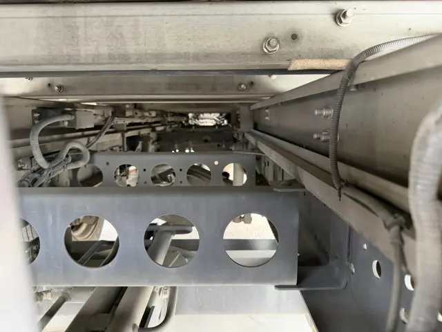 いすゞ エルフ 2RG-NPR88AN(2WD)の写真41