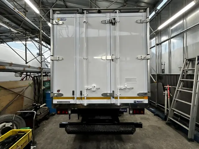 いすゞ エルフ TKG-NPR88AN(2WD)の写真3