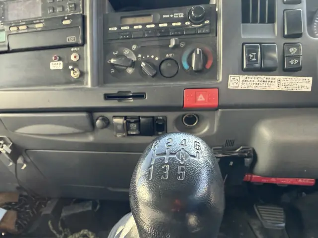 いすゞ エルフ TKG-NPR88AN(2WD)の写真14