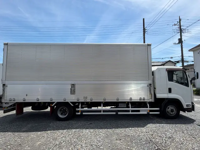 いすゞ フォワード TKG-FRR90T2(2WD)の写真3
