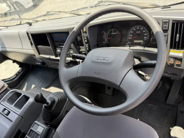 いすゞ フォワード TKG-FRR90T2(2WD)の写真15