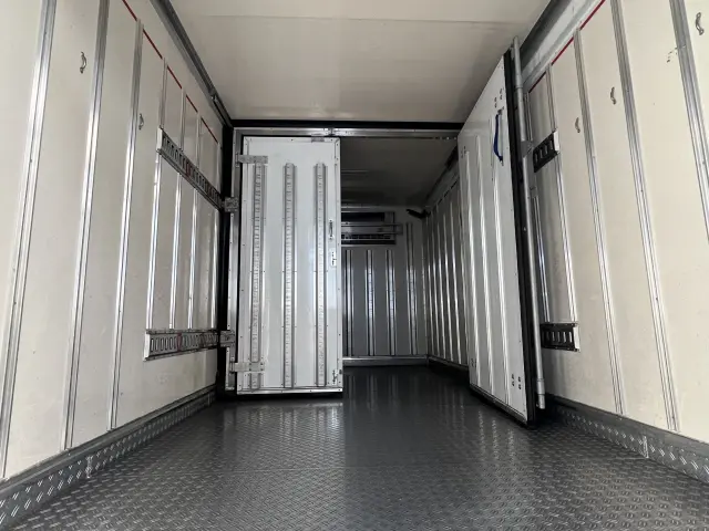 いすゞ エルフ TPG-NPR88ANの写真7