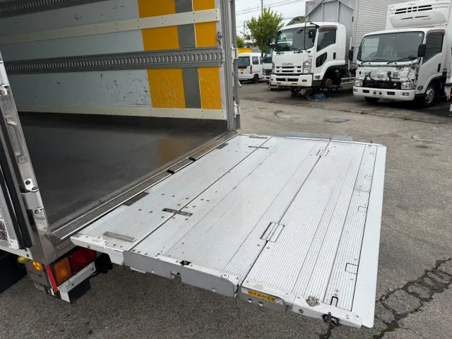 いすゞ エルフ TKG-NPR85Y(2WD)の写真10