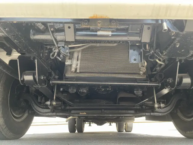 三菱 キャンター KK-FE83GN(2WD)の写真6