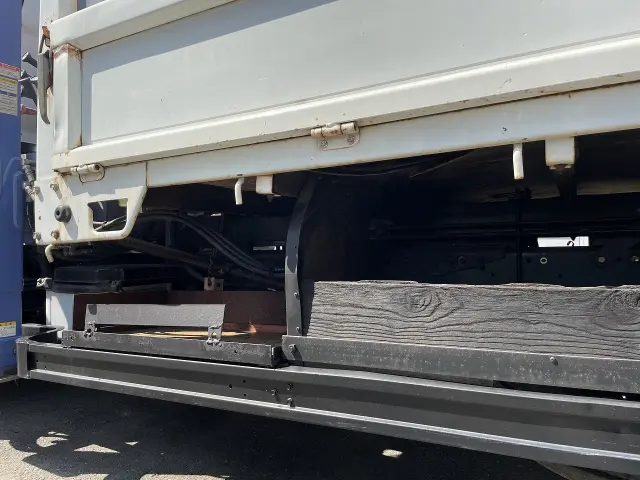 三菱 キャンター KK-FE83GN(2WD)の写真7