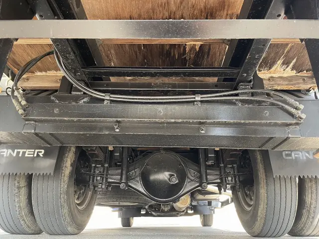 三菱 キャンター KK-FE83GN(2WD)の写真11