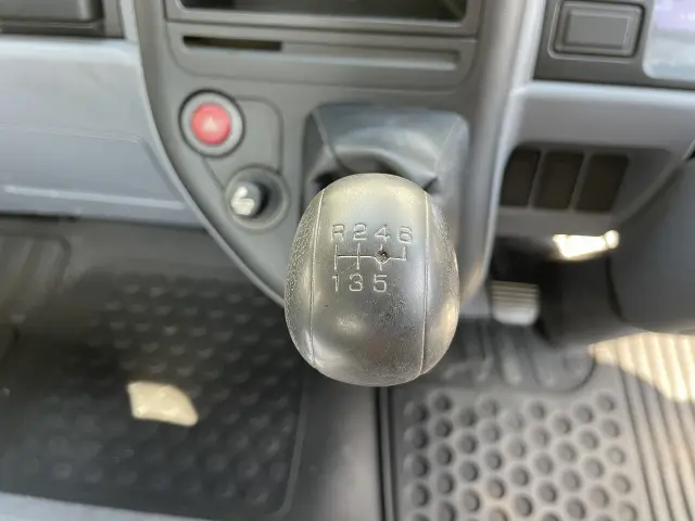 三菱 キャンター KK-FE83GN(2WD)の写真17