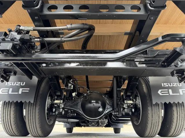 いすゞ エルフ 2RG-NPR88AC(2WD)の写真13