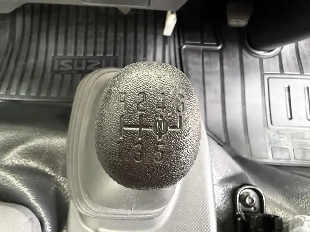いすゞ エルフ 2RG-NPR88AC(2WD)の写真19