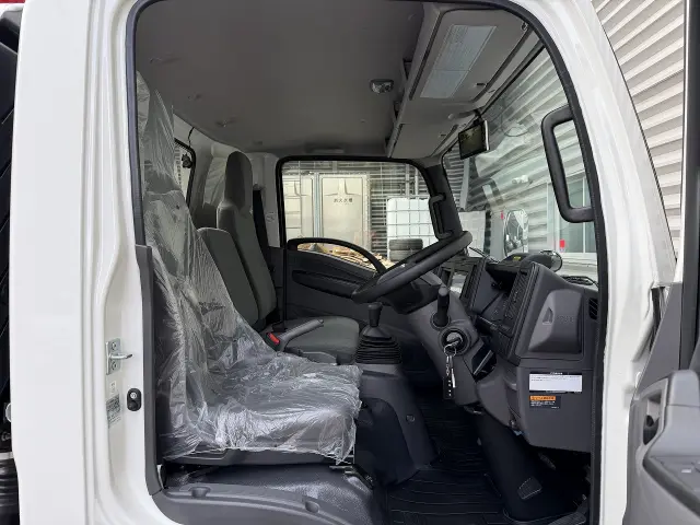 いすゞ エルフ 2RG-NPR88AC(2WD)の写真35