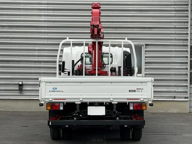 いすゞ エルフ 2TG-NPR88AC(2WD)の写真3
