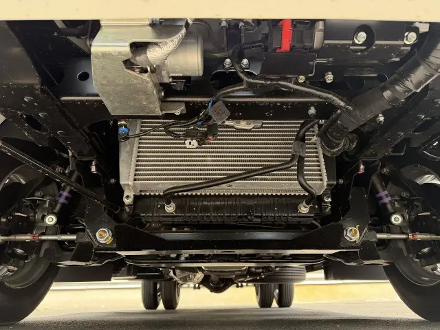 いすゞ エルフ 2TG-NPR88AC(2WD)の写真10