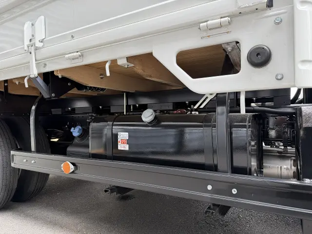 いすゞ エルフ 2TG-NPR88AC(2WD)の写真13