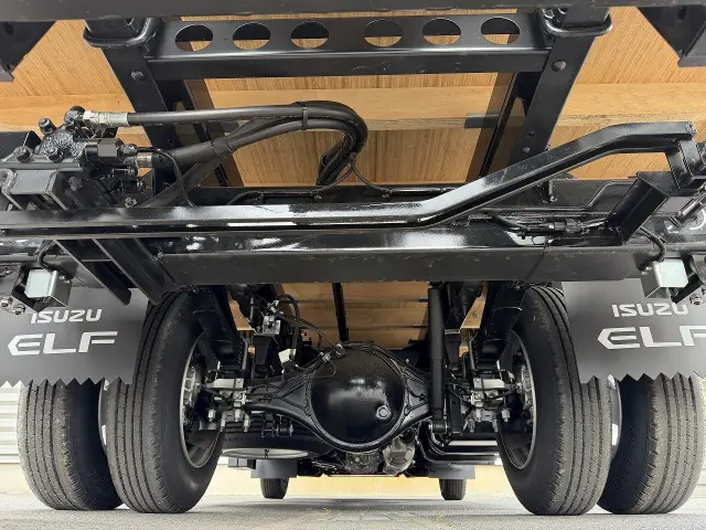 いすゞ エルフ 2TG-NPR88AC(2WD)の写真14