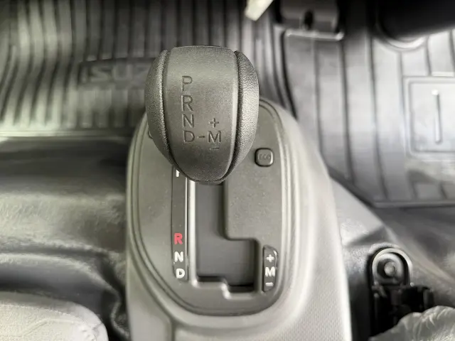 いすゞ エルフ 2TG-NPR88AC(2WD)の写真20