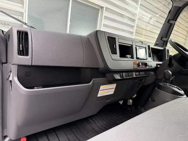 いすゞ エルフ 2TG-NPR88AC(2WD)の写真22
