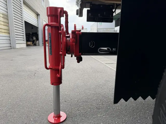 いすゞ エルフ 2TG-NPR88AC(2WD)の写真28