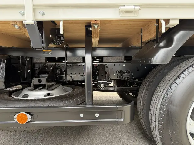 いすゞ エルフ 2TG-NPR88AC(2WD)の写真31