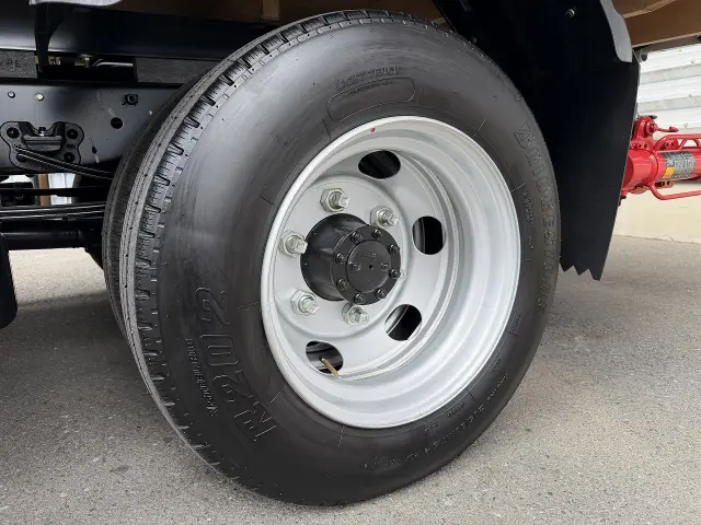 いすゞ エルフ 2TG-NPR88AC(2WD)の写真33