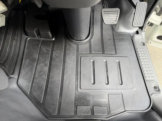 いすゞ エルフ 2TG-NPR88AC(2WD)の写真36