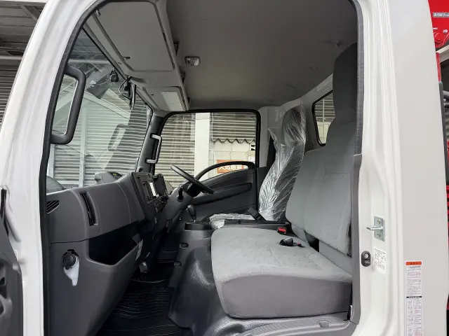 いすゞ エルフ 2TG-NPR88AC(2WD)の写真37