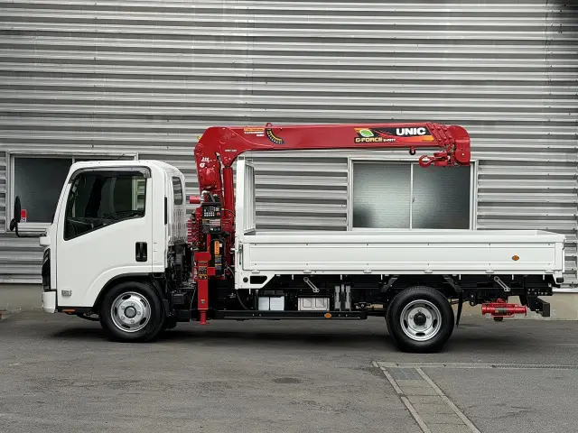 いすゞ エルフ 2TG-NMR88C(2WD)の写真2