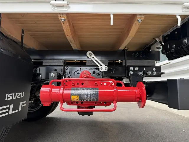 いすゞ エルフ 2TG-NMR88C(2WD)の写真12