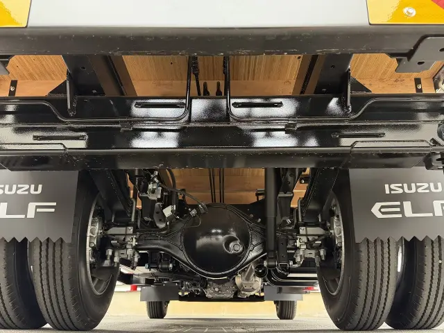 いすゞ エルフ 2TG-NMR88C(2WD)の写真14