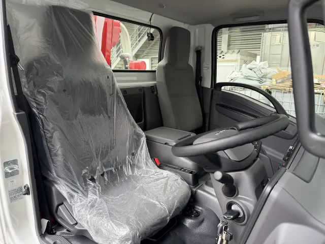いすゞ エルフ 2TG-NMR88C(2WD)の写真17