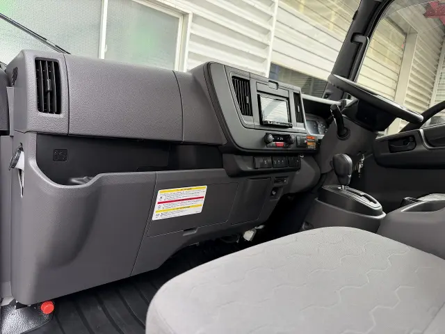 いすゞ エルフ 2TG-NMR88C(2WD)の写真22