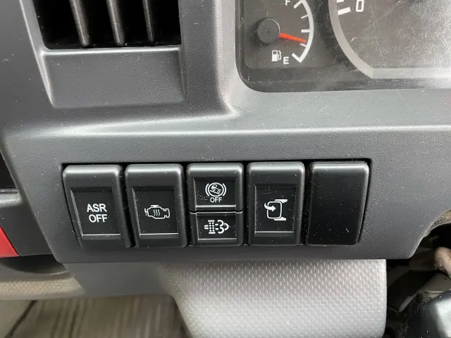 いすゞ エルフ TKG-NKR85YN(2WD)の写真38