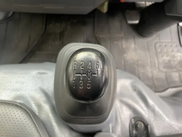 いすゞ エルフ TKG-NKR85YN(2WD)の写真39