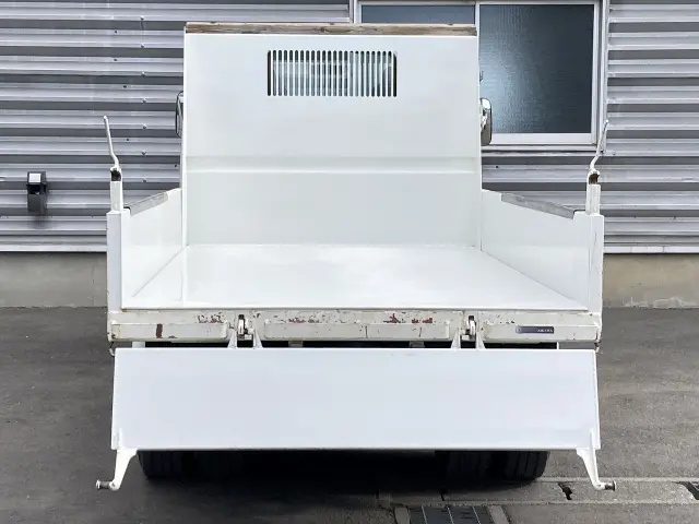 いすゞ エルフ PB-NKR81AD(2WD)の写真5