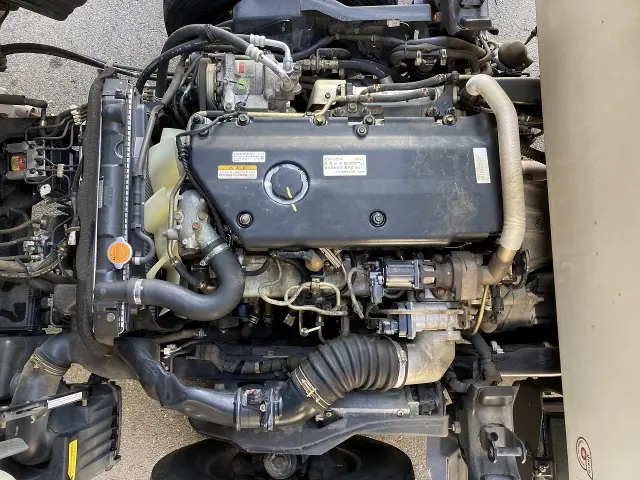 いすゞ エルフ PB-NKR81AD(2WD)の写真8