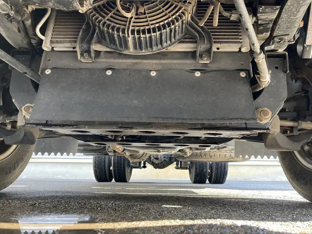 いすゞ エルフ PB-NKR81AD(2WD)の写真10