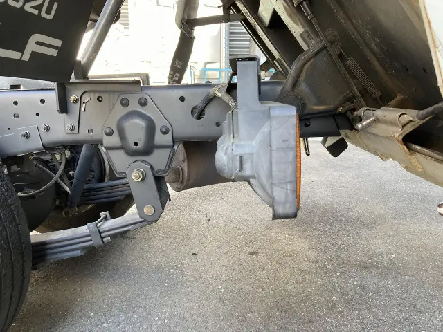 いすゞ エルフ PB-NKR81AD(2WD)の写真12