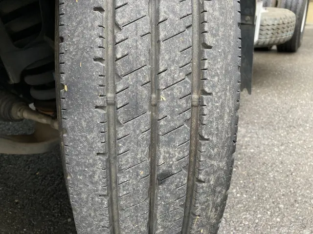 いすゞ エルフ PB-NKR81AD(2WD)の写真15