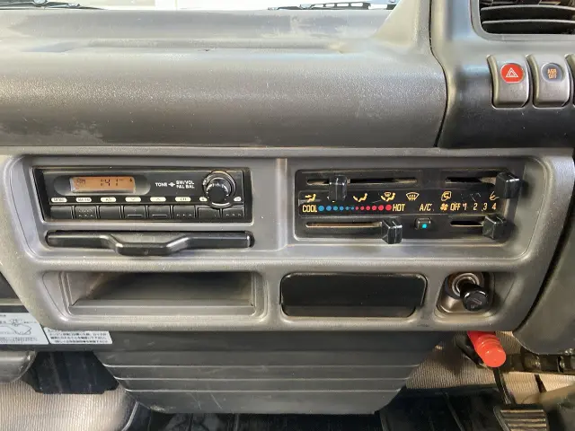 いすゞ エルフ PB-NKR81AD(2WD)の写真19