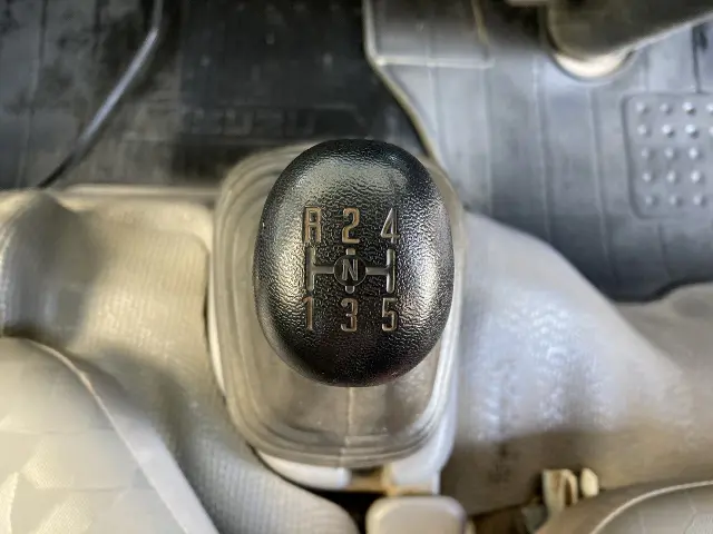 いすゞ エルフ PB-NKR81AD(2WD)の写真20