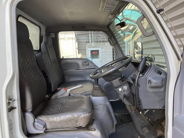 いすゞ エルフ PB-NKR81AD(2WD)の写真37