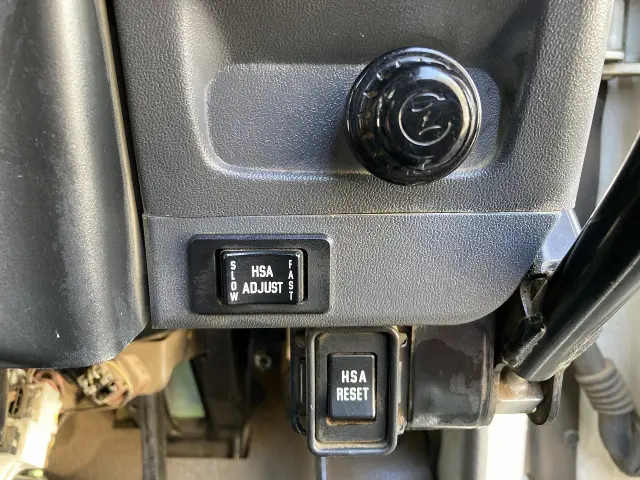 いすゞ エルフ PB-NKR81AD(2WD)の写真42