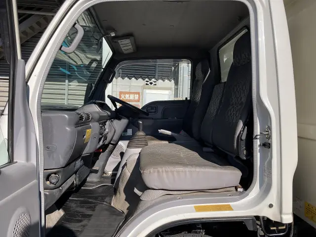 いすゞ エルフ PB-NKR81AD(2WD)の写真43
