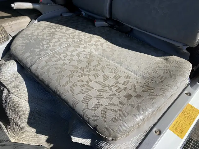 いすゞ エルフ PB-NKR81AD(2WD)の写真45