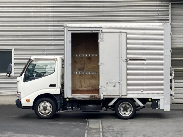 トヨタ ダイナ TKG-XZU675(4WD)の写真3