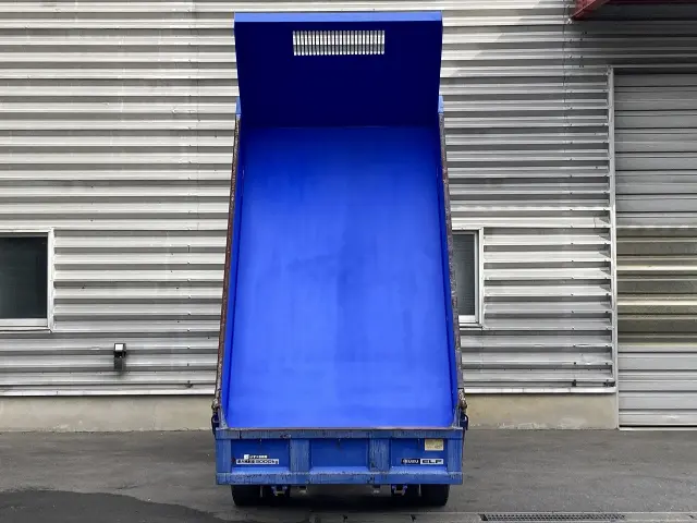 いすゞ エルフ TPG-NKR85AD(2WD)の写真4