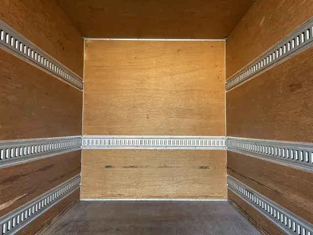 いすゞ エルフ TKG-NLR85AN(2WD)の写真30